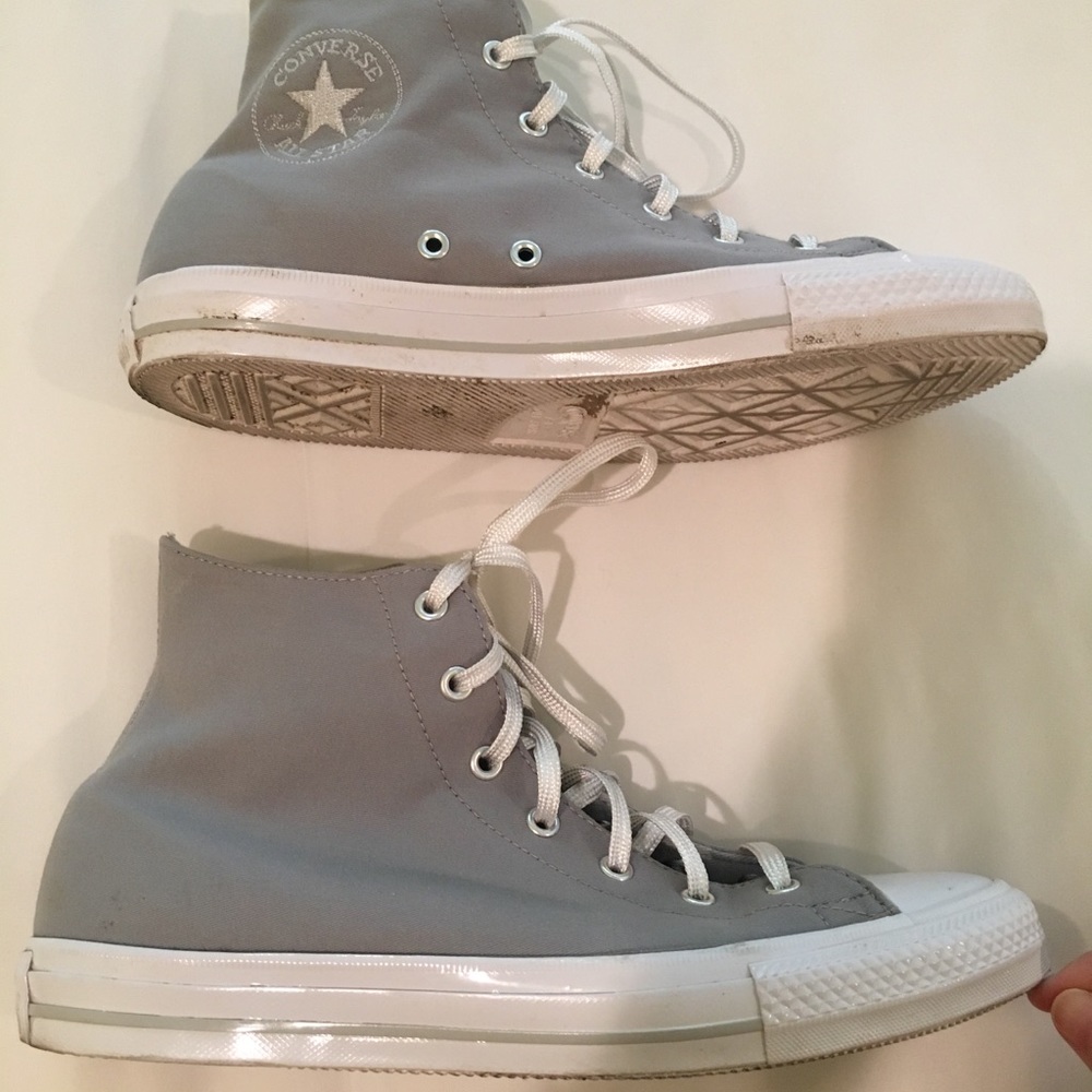 Converse Womens Gray High tops BARELY WORN - Picture 2 of 6